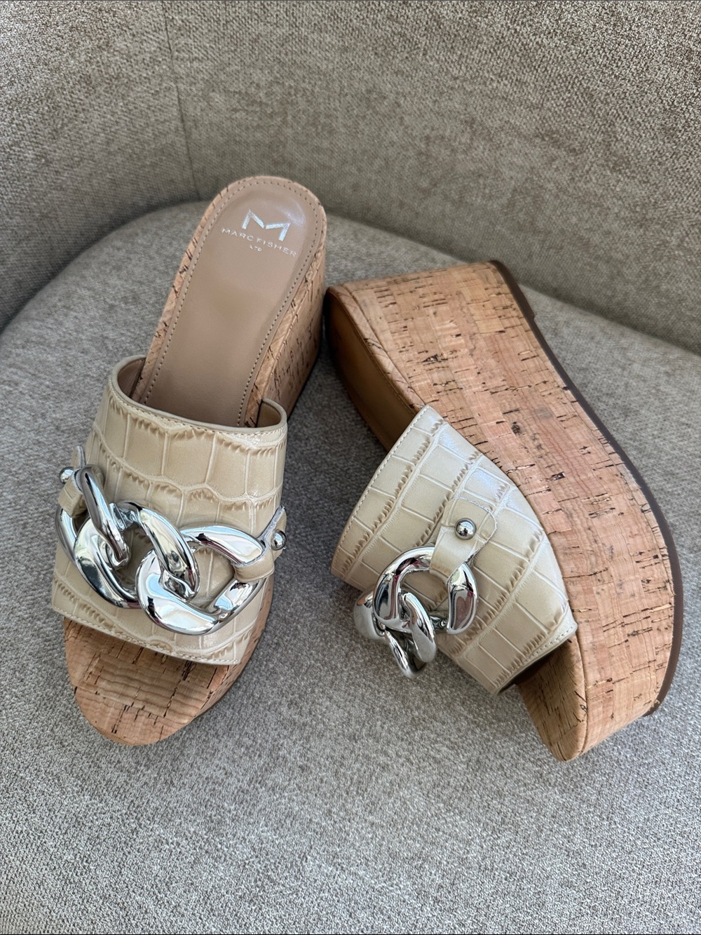 Marc Fisher Cream Croc-Embossed Cork Wedge Mules with Silver Chain 7.5
